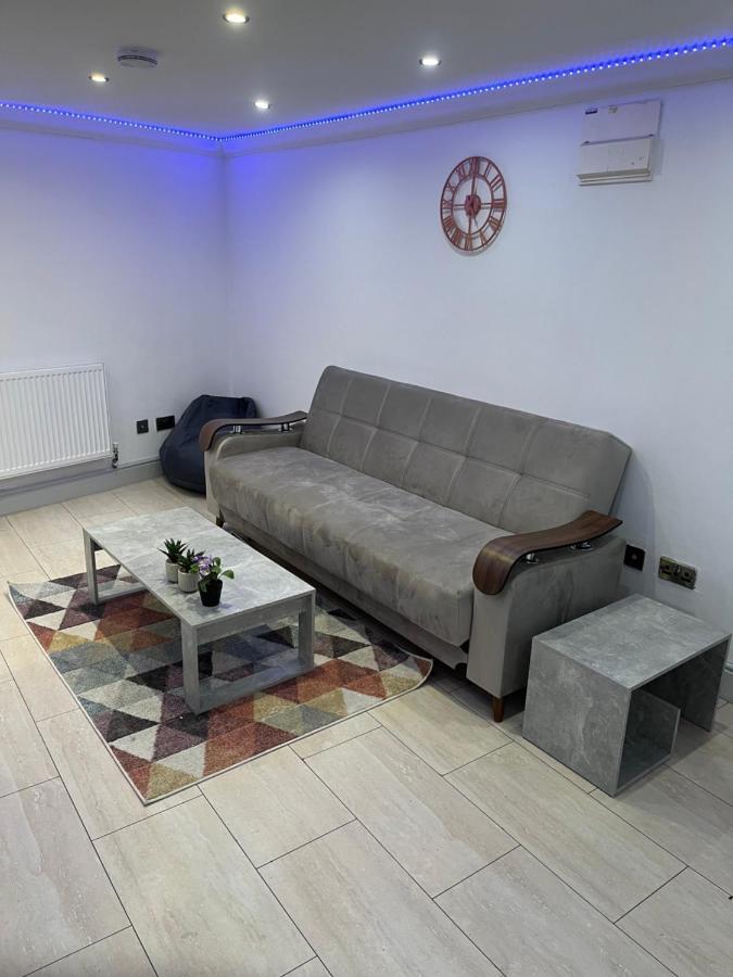 Cosy Serviced 1 Bedroom Apartment In London Kültér fotó